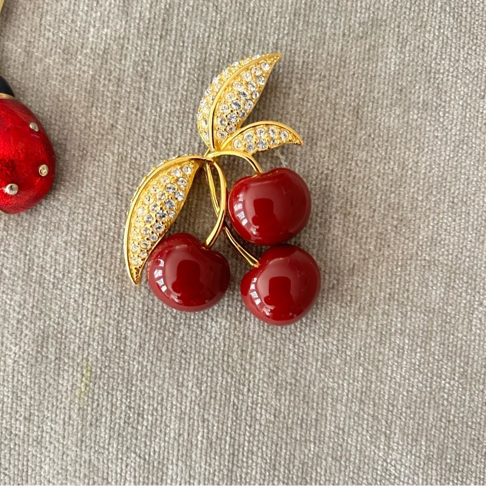 Joan’s River Cherry Brooch Pin with Red Enamel Cherries and Ladybug purse charm - Picture 3 of 5